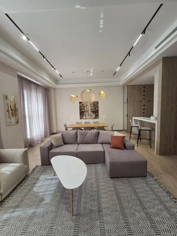 Kirayə verilir 2 otaqlı mənzil 75 m²