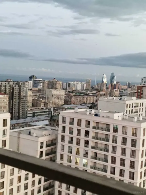 Satılır 3 otaqlı mənzil 105 m²