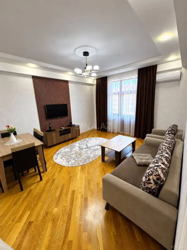 Kirayə verilir 2 otaqlı mənzil 75 m²