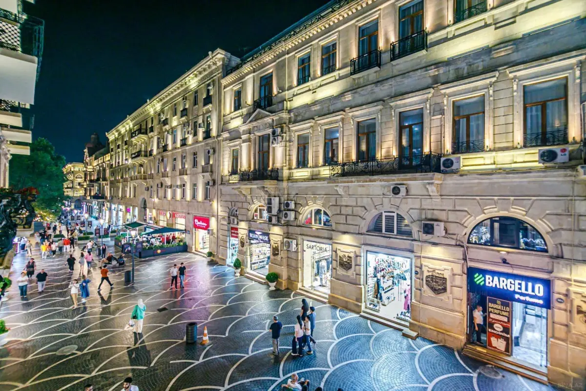 Kirayə verilir 5 otaqlı mənzil 160 m²