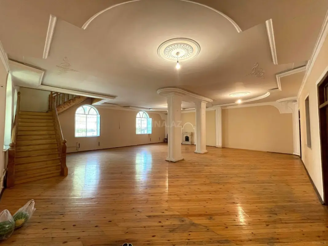 Satılır 7 otaqlı həyət evi 750 m²