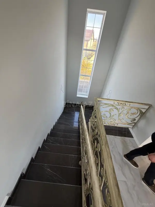 Satılır 7 otaqlı həyət evi 312 m²