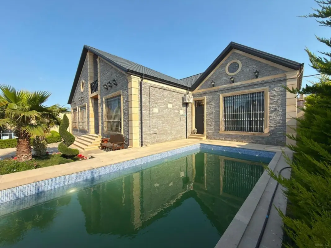 Satılır 5 otaqlı həyət evi 200 m²