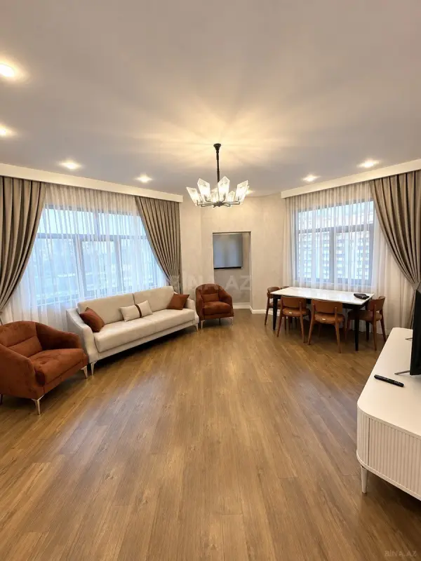 Kirayə verilir 2 otaqlı mənzil 90 m²