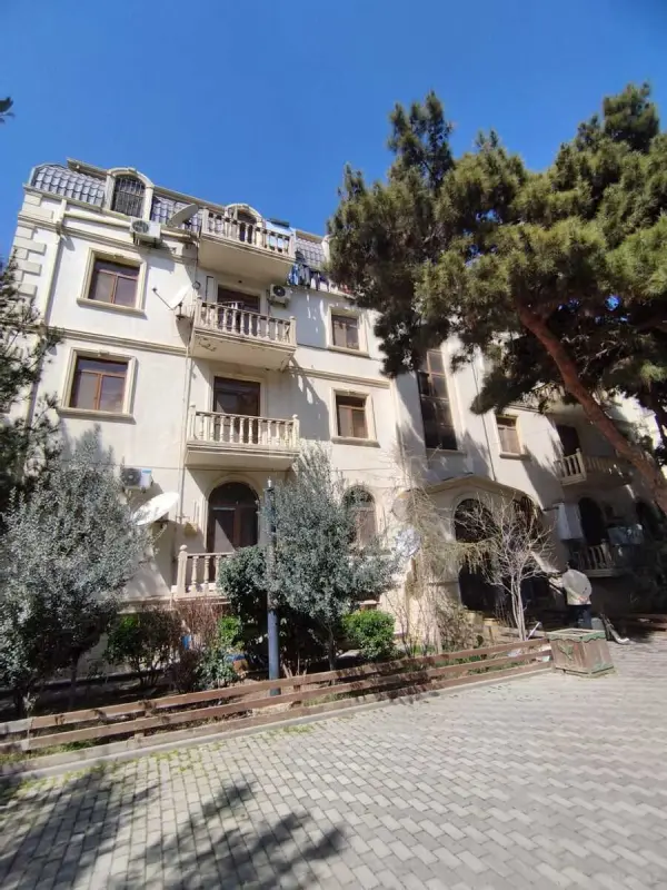 Kirayə verilir 2 otaqlı mənzil 75 m²