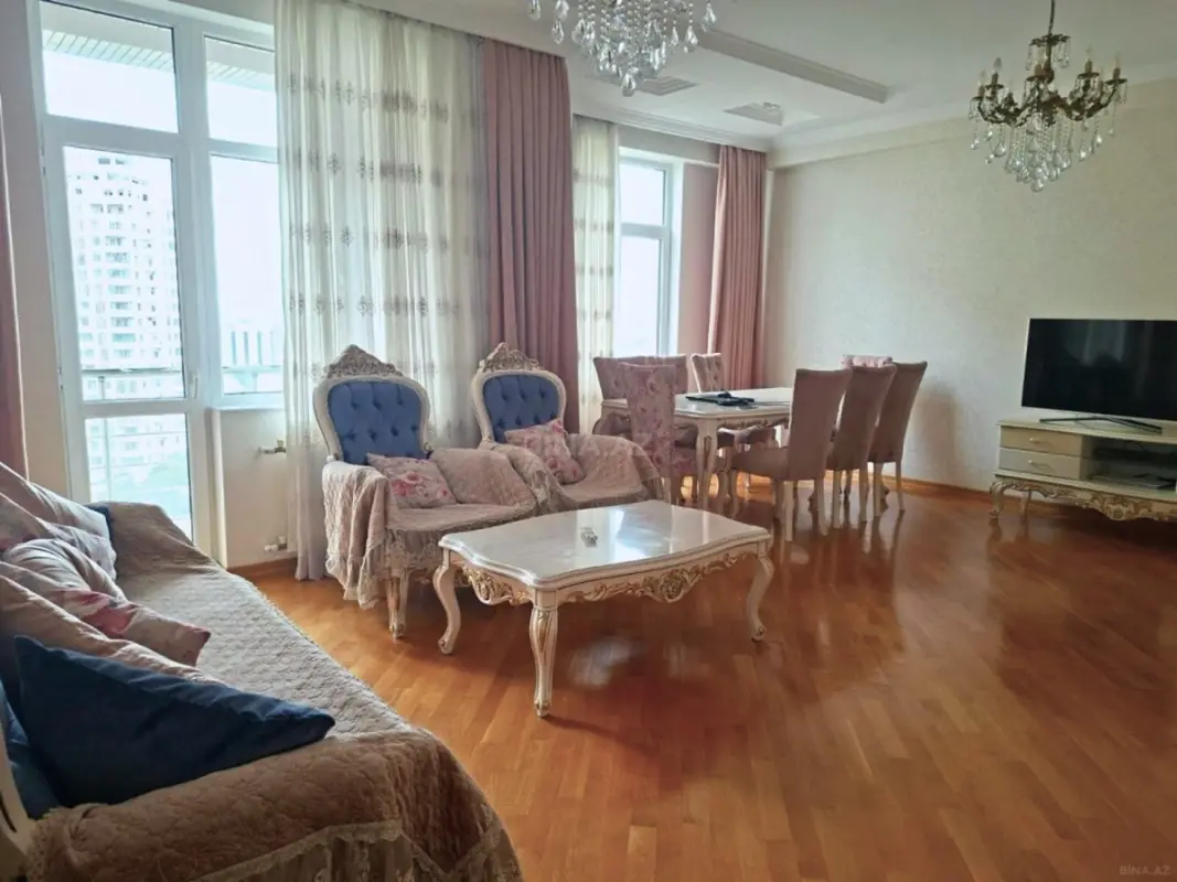 Satılır 3 otaqlı mənzil 120 m²