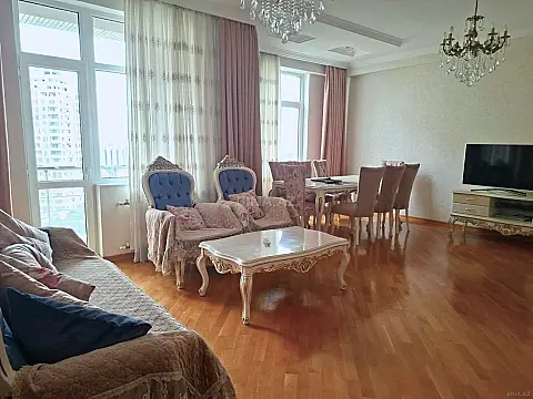 Satılır 3 otaqlı mənzil 120 m² — Bakı 3 otaq 120.00 m²