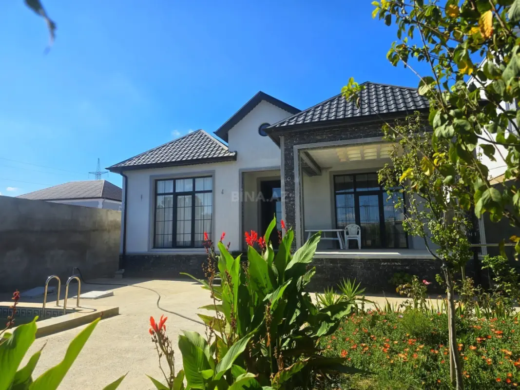Satılır 4 otaqlı həyət evi 180 m²