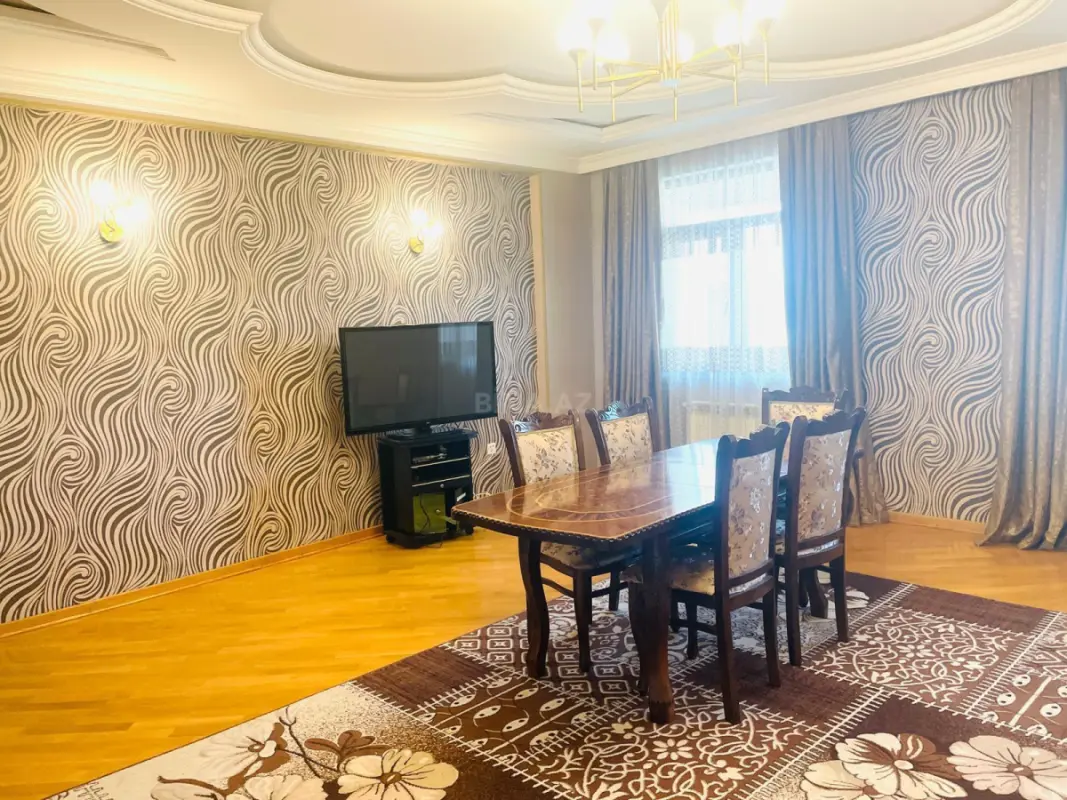 Kirayə verilir 4 otaqlı mənzil 170 m²
