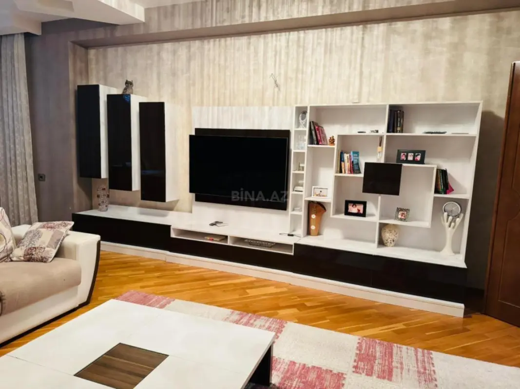 Kirayə verilir 3 otaqlı mənzil 140 m²