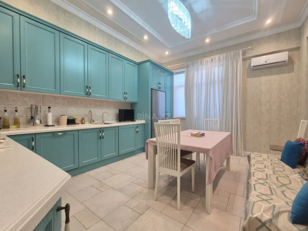 Satılır 2 otaqlı mənzil 92 m²
