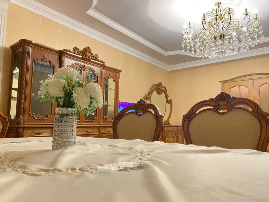 Kirayə verilir 3 otaqlı mənzil 160 m²