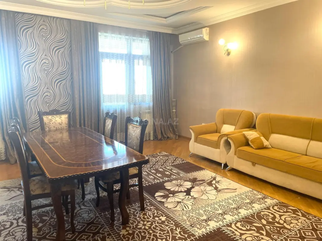 Kirayə verilir 4 otaqlı mənzil 170 m²