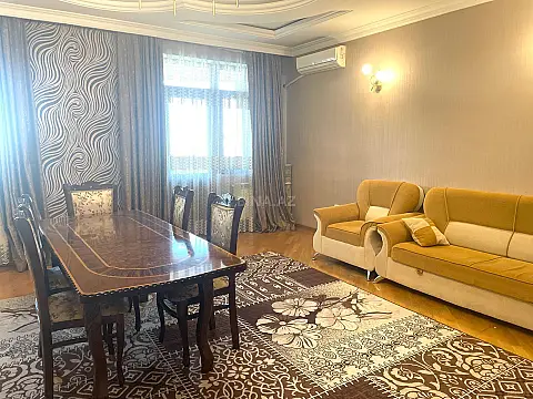 Kirayə verilir 4 otaqlı mənzil 170 m² — Bakı, Nəsimi 4 otaq 170.00 m²