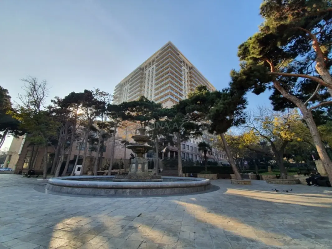 Kirayə verilir 3 otaqlı mənzil 175 m²