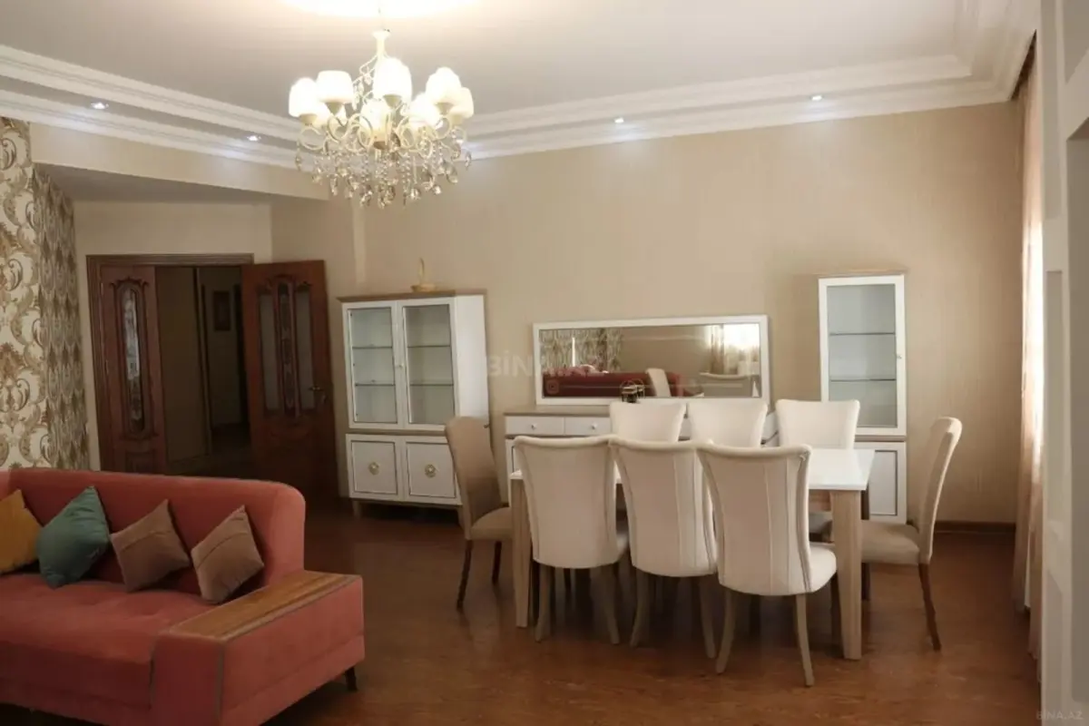 Kirayə verilir 3 otaqlı mənzil 150 m²