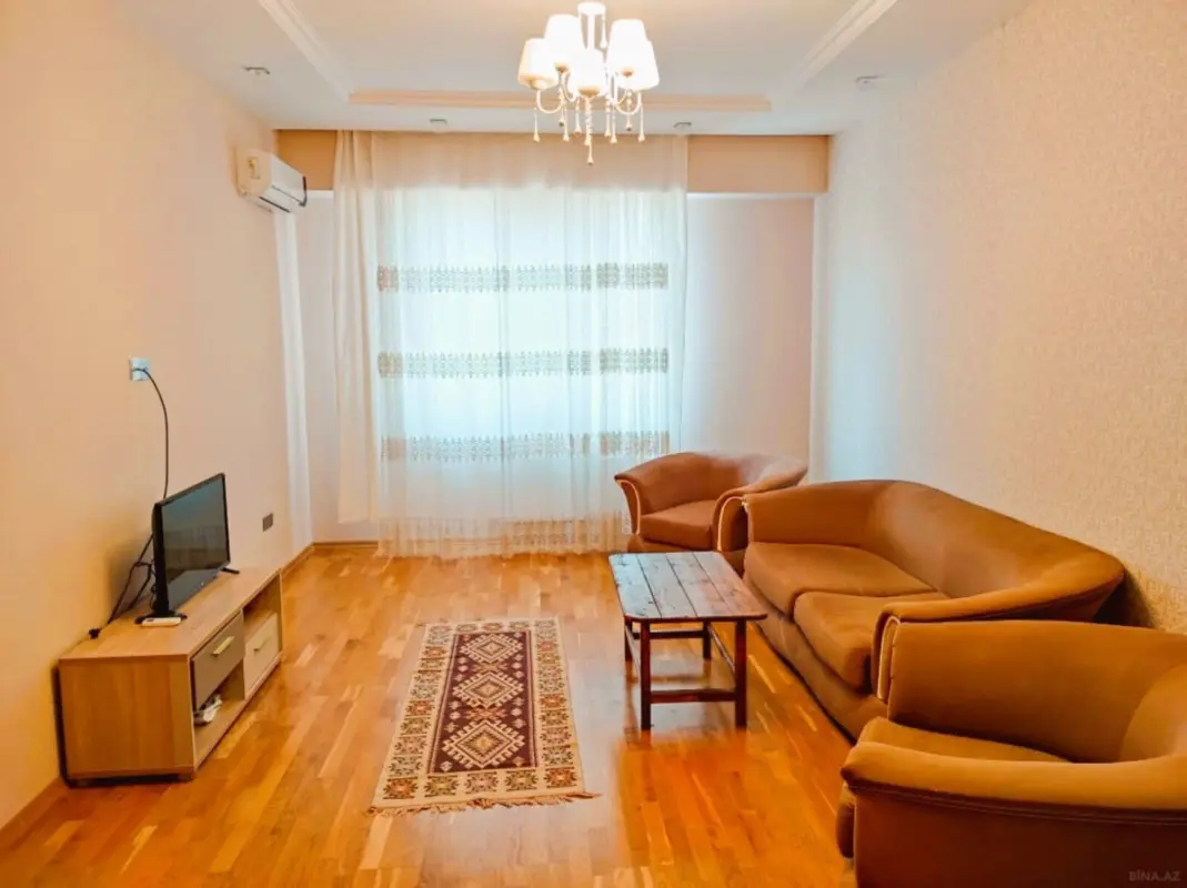 Kirayə verilir 2 otaqlı mənzil 75 m²