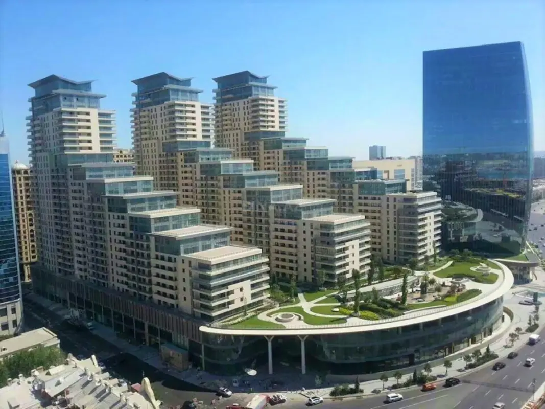 Kirayə verilir 2 otaqlı mənzil 90 m²