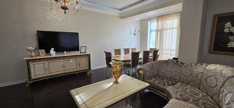 Kirayə verilir 3 otaqlı mənzil 137 m² — Bakı, Nizami 3 otaq 137.00 m²