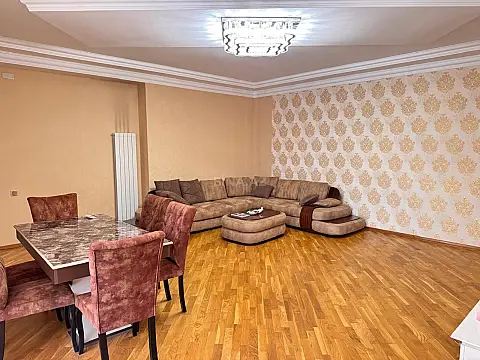 Kirayə verilir 3 otaqlı mənzil 130 m² — Bakı 3 otaq 130.00 m²