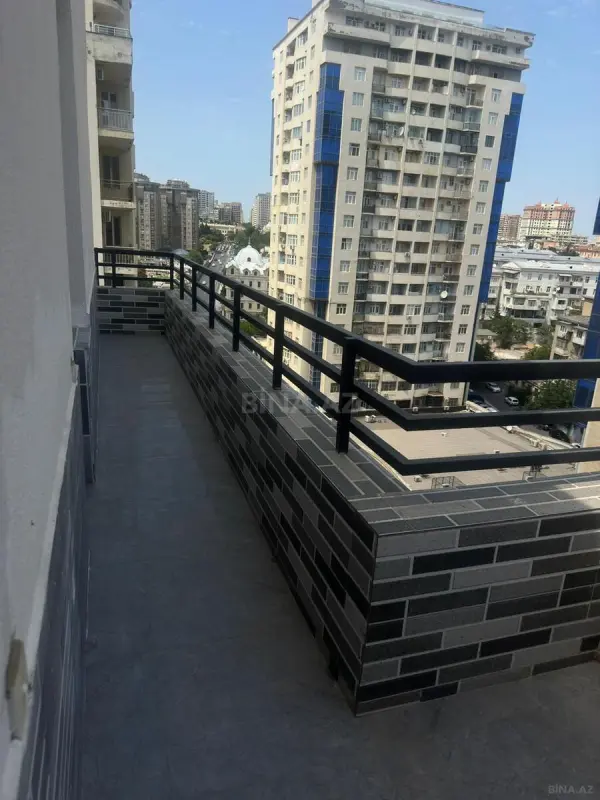Kirayə verilir 5 otaqlı mənzil 245 m²