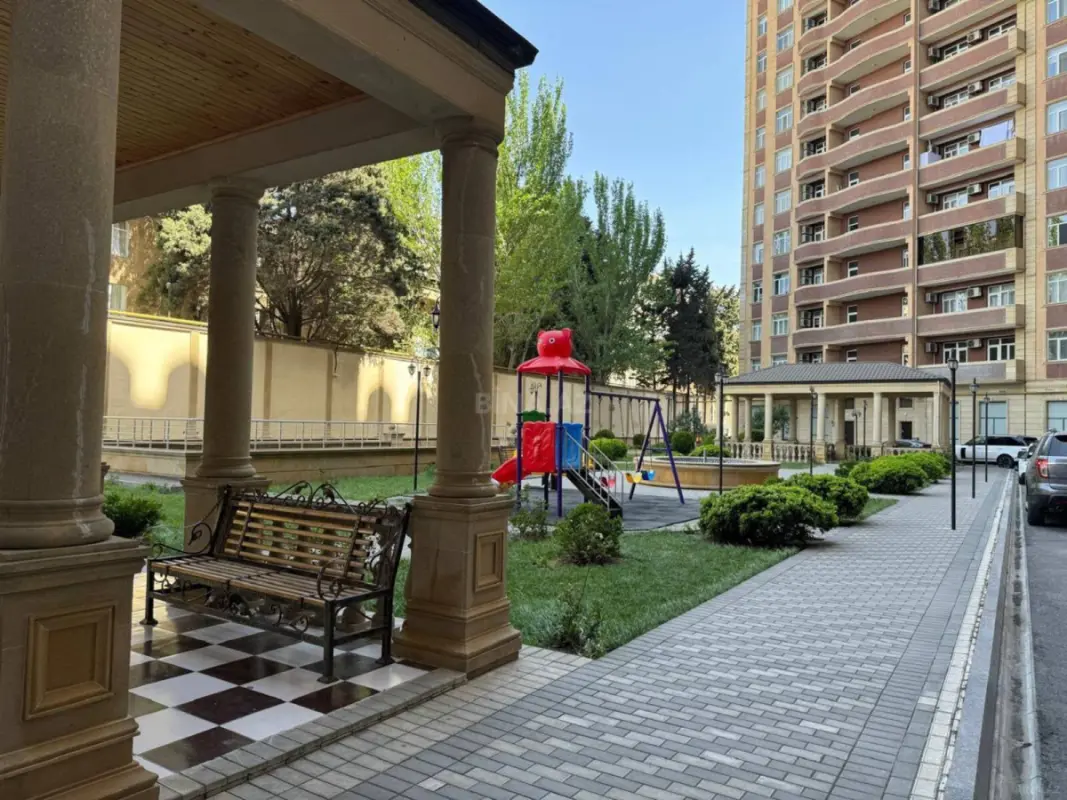 Kirayə verilir 2 otaqlı mənzil 77 m²