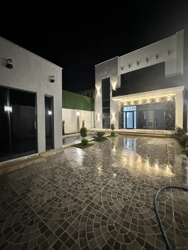 Satılır 4 otaqlı həyət evi 250 m²