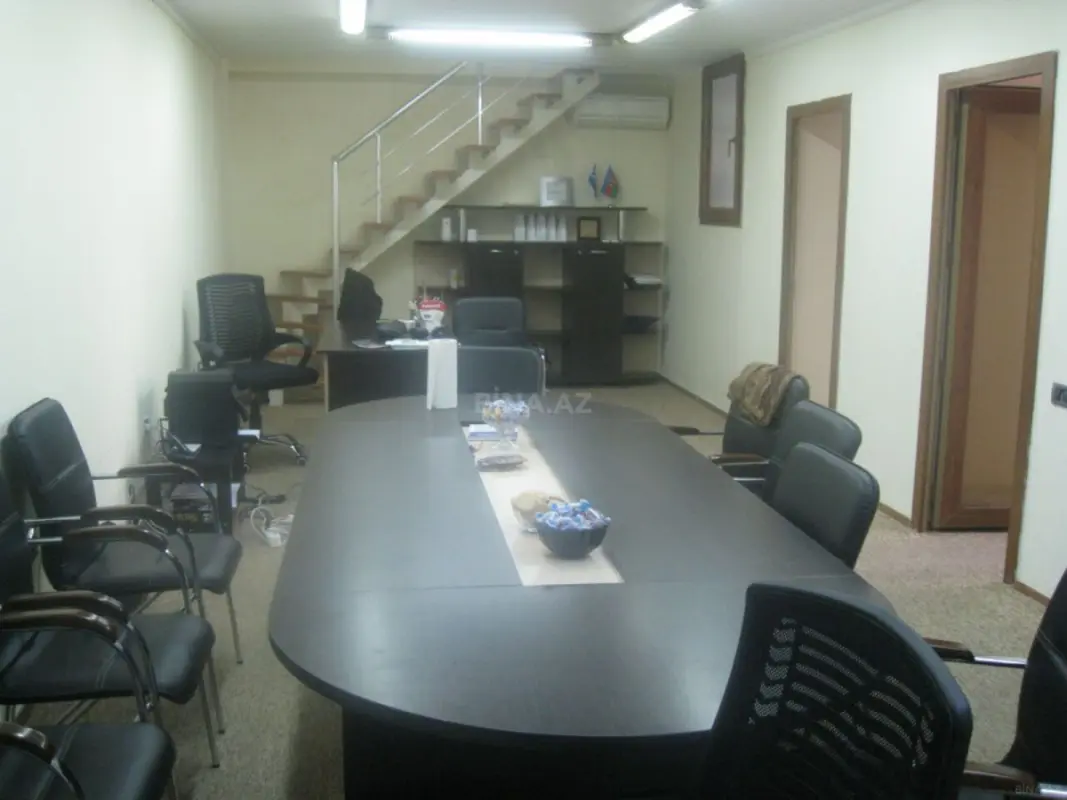 Kirayə verilir obyekt 140 m²