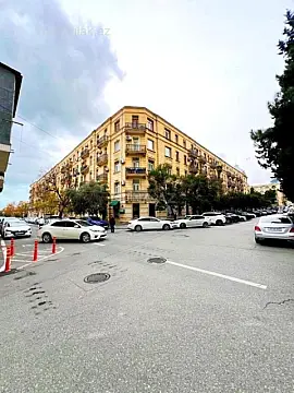 Kirayə verilir obyekt 105 m² — Bakı, Nizami 105.00 m²