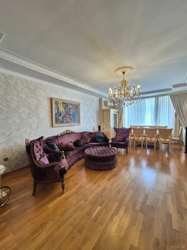 Satılır 3 otaqlı mənzil 145 m²