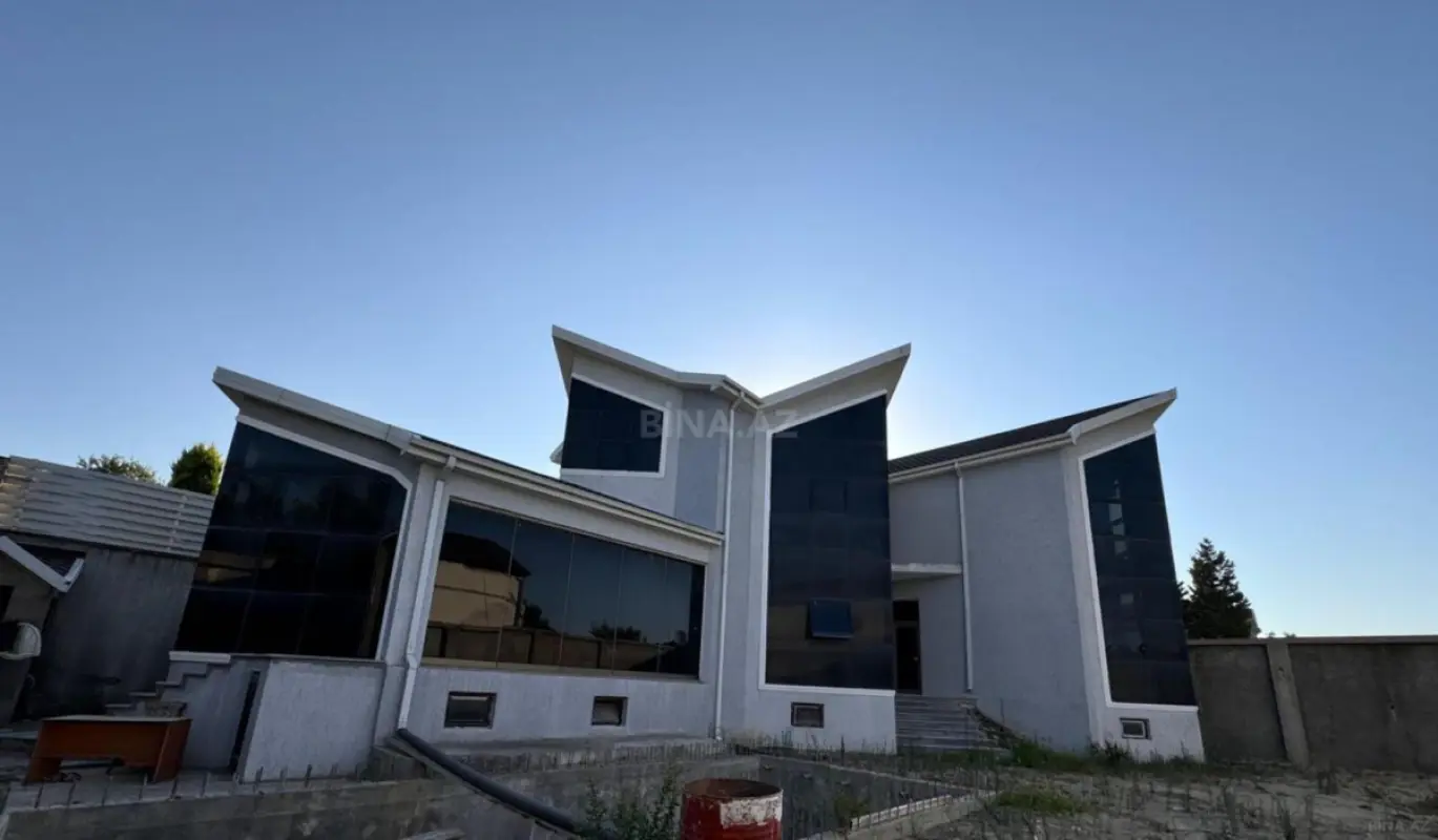 Satılır 6 otaqlı həyət evi 250 m²