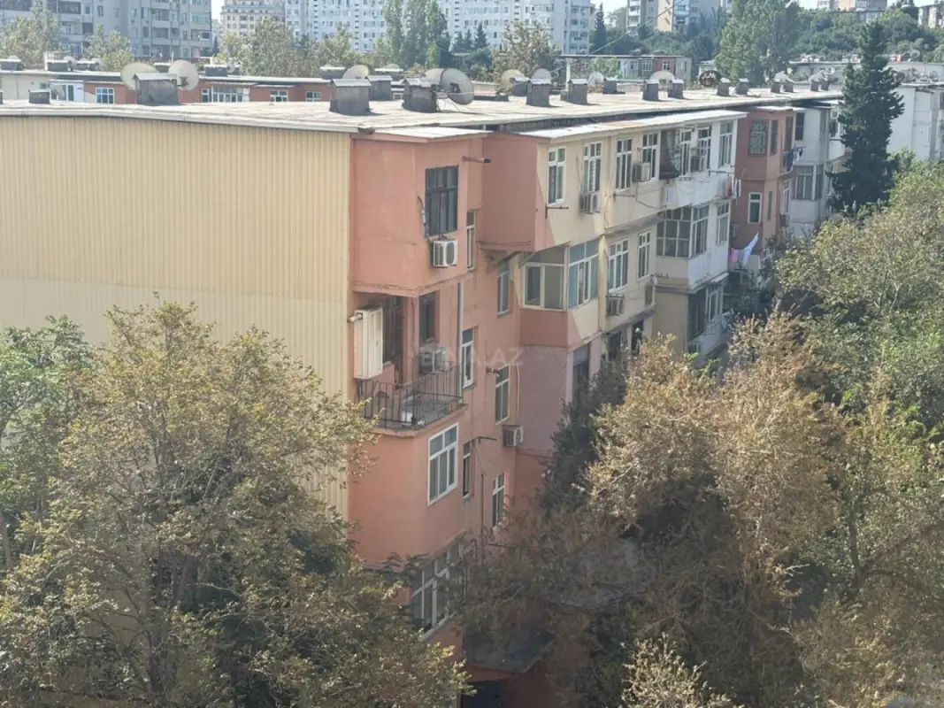 Satılır 3 otaqlı mənzil 44 m²