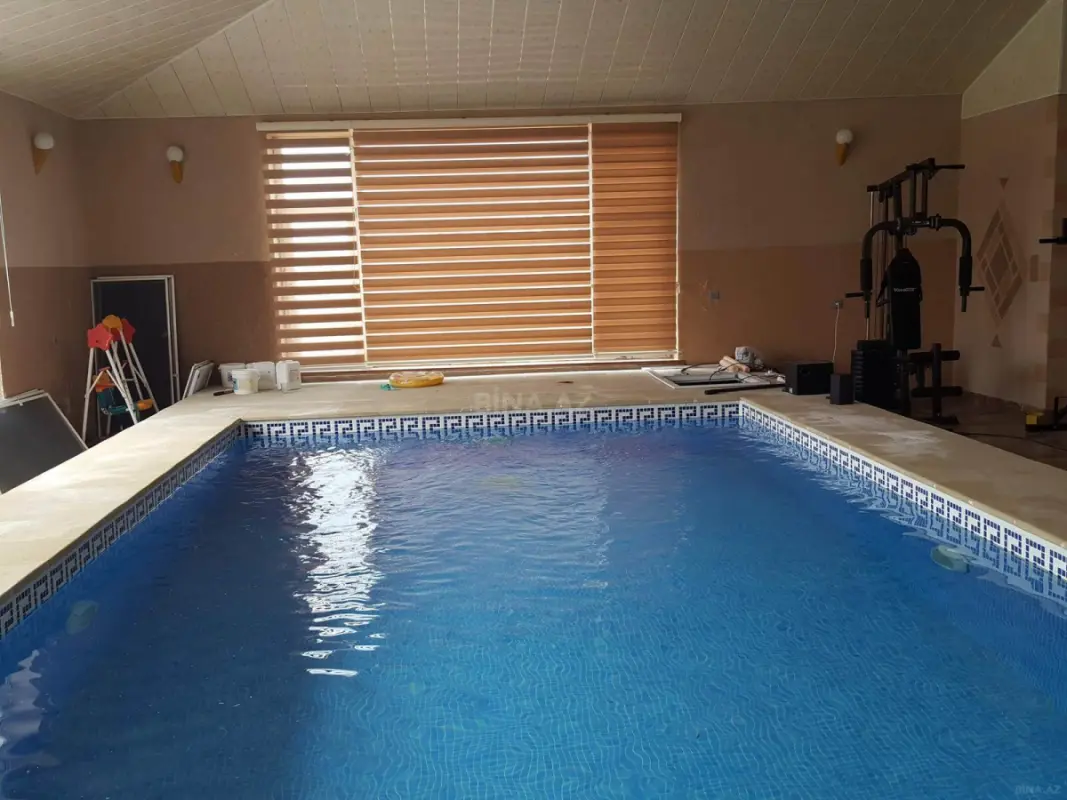 Satılır 6 otaqlı həyət evi 220 m²