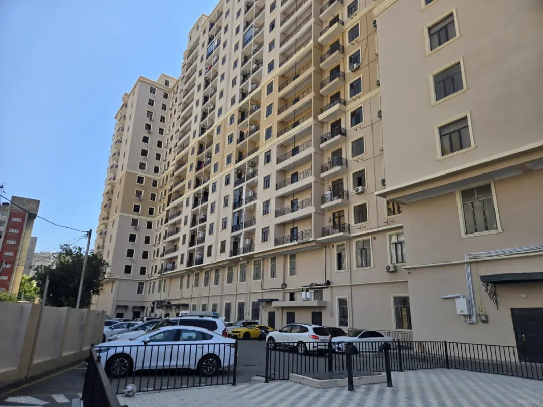 Satılır 3 otaqlı mənzil 138 m²