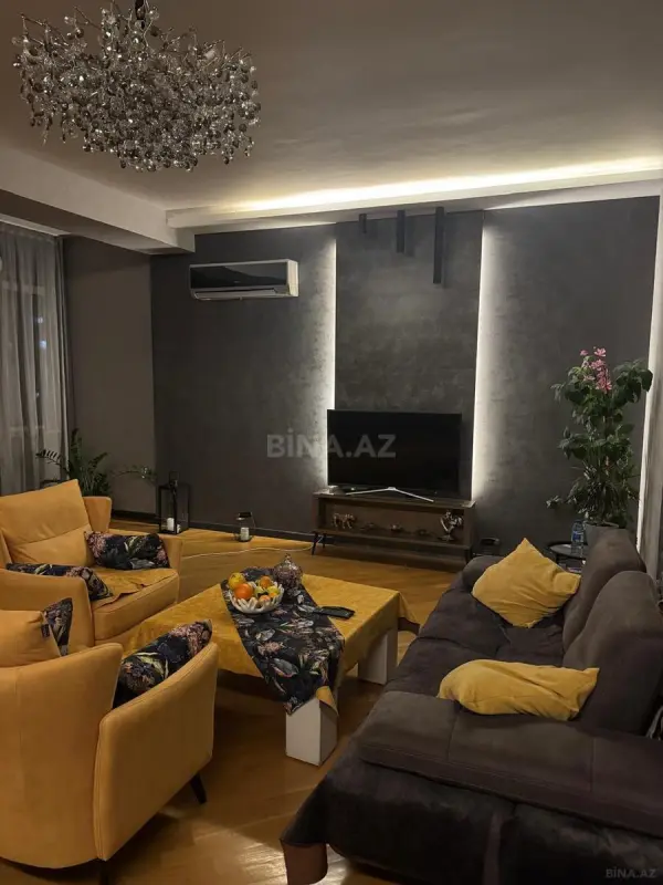 Satılır 3 otaqlı mənzil 111 m²