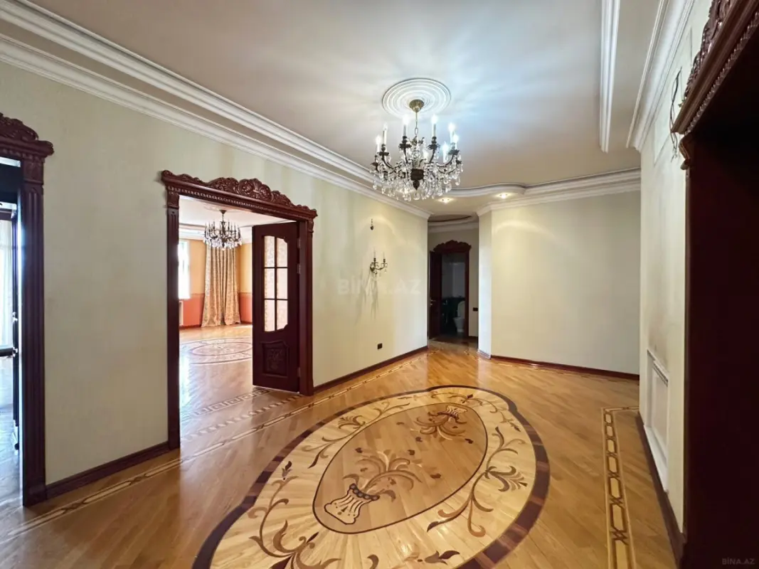 Kirayə verilir 4 otaqlı mənzil 160 m²