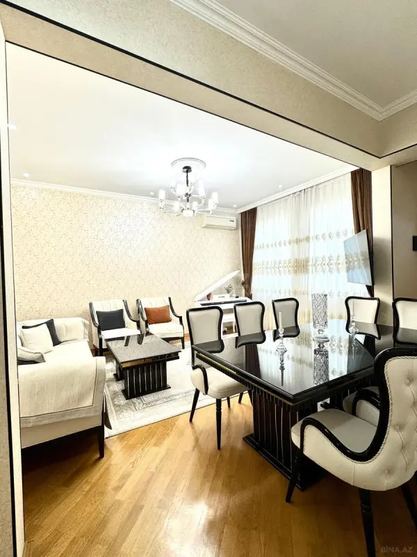 Satılır 5 otaqlı həyət evi 220 m²