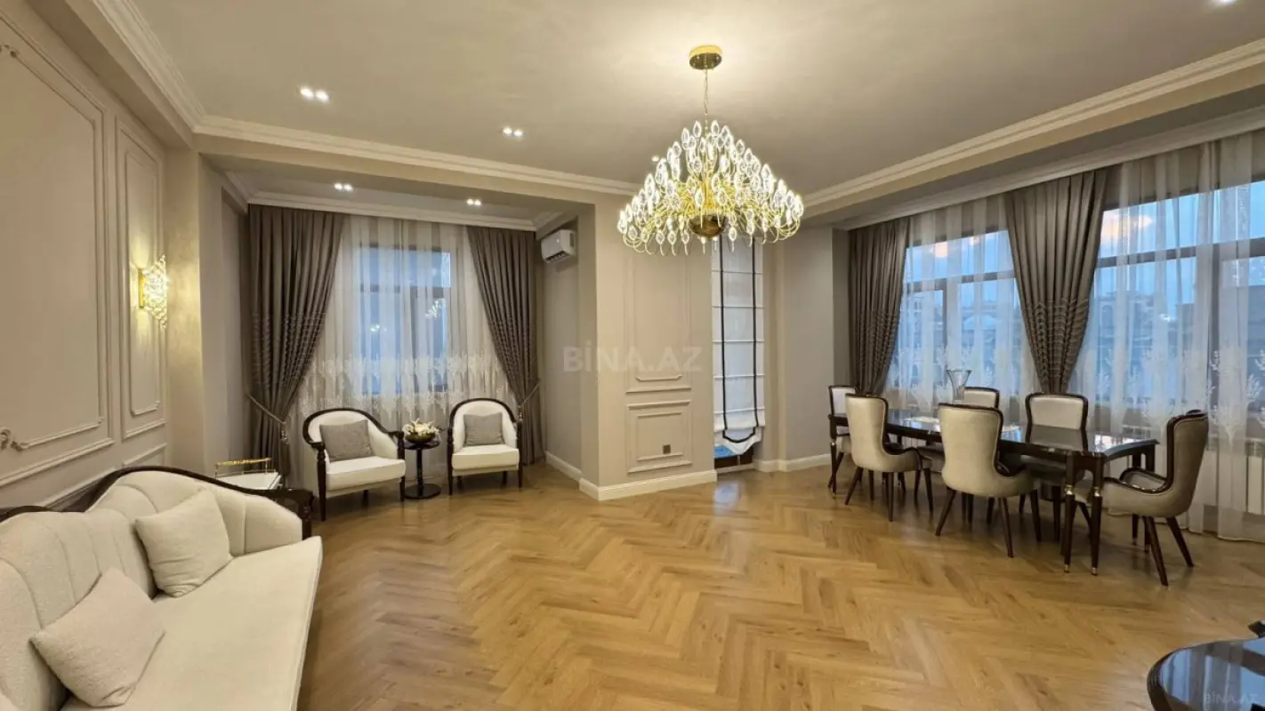 Satılır 3 otaqlı mənzil 150 m²