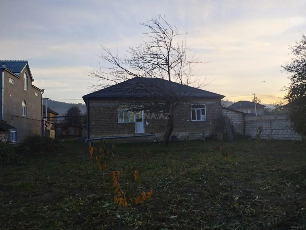 Satılır 4 otaqlı həyət evi 130 m²