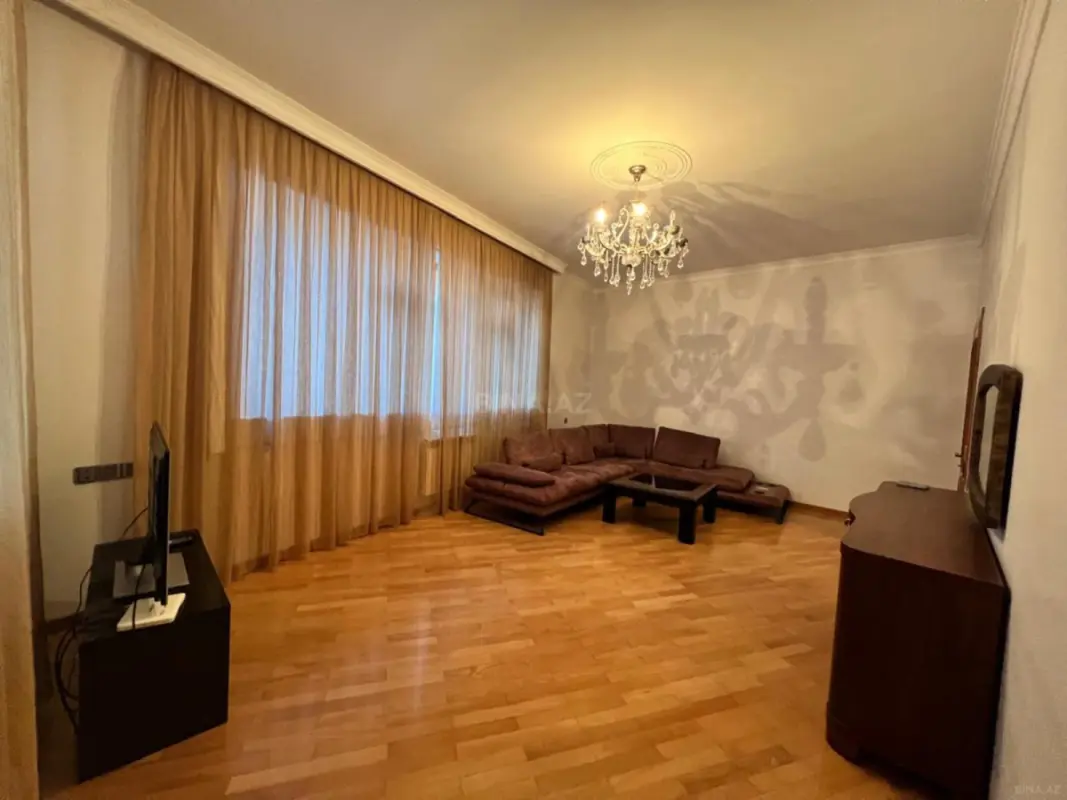 Kirayə verilir 2 otaqlı mənzil 96 m²