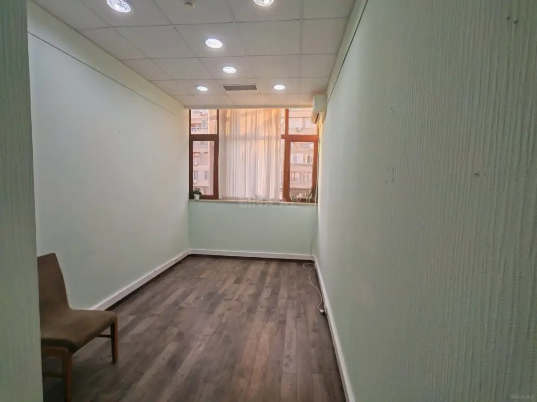 Kirayə verilir 1 otaqlı ofis 18 m²