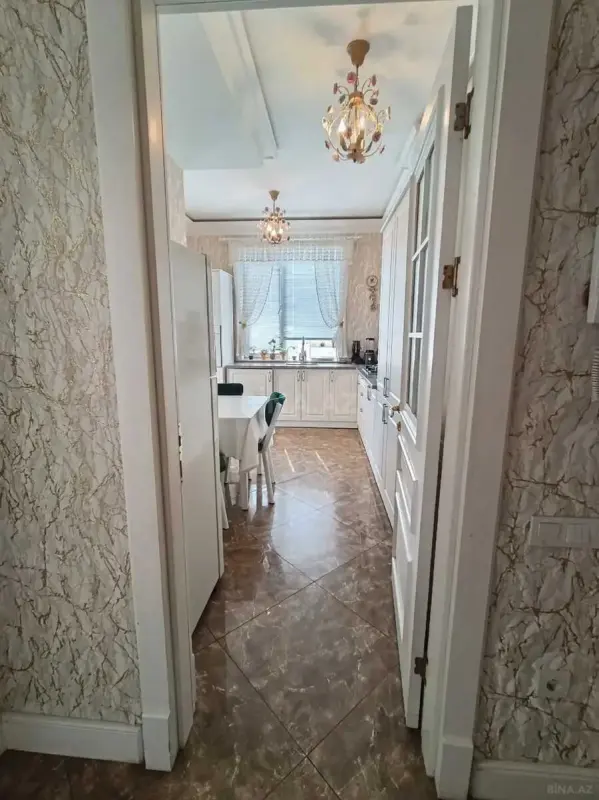 Satılır 3 otaqlı mənzil 110 m²