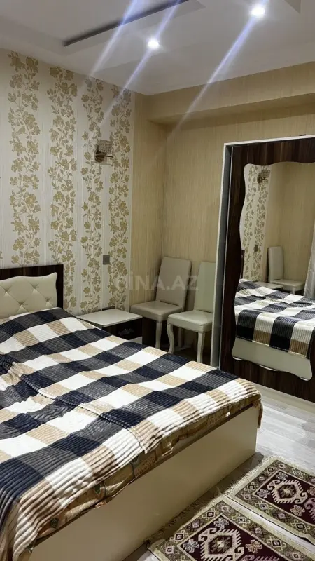 Satılır 5 otaqlı mənzil 120 m²