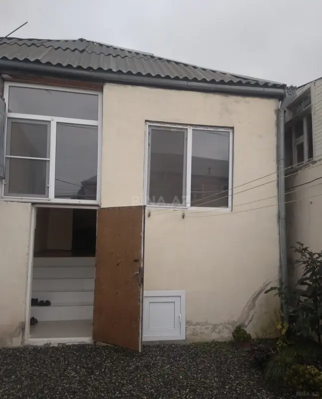Satılır 4 otaqlı həyət evi 100 m²