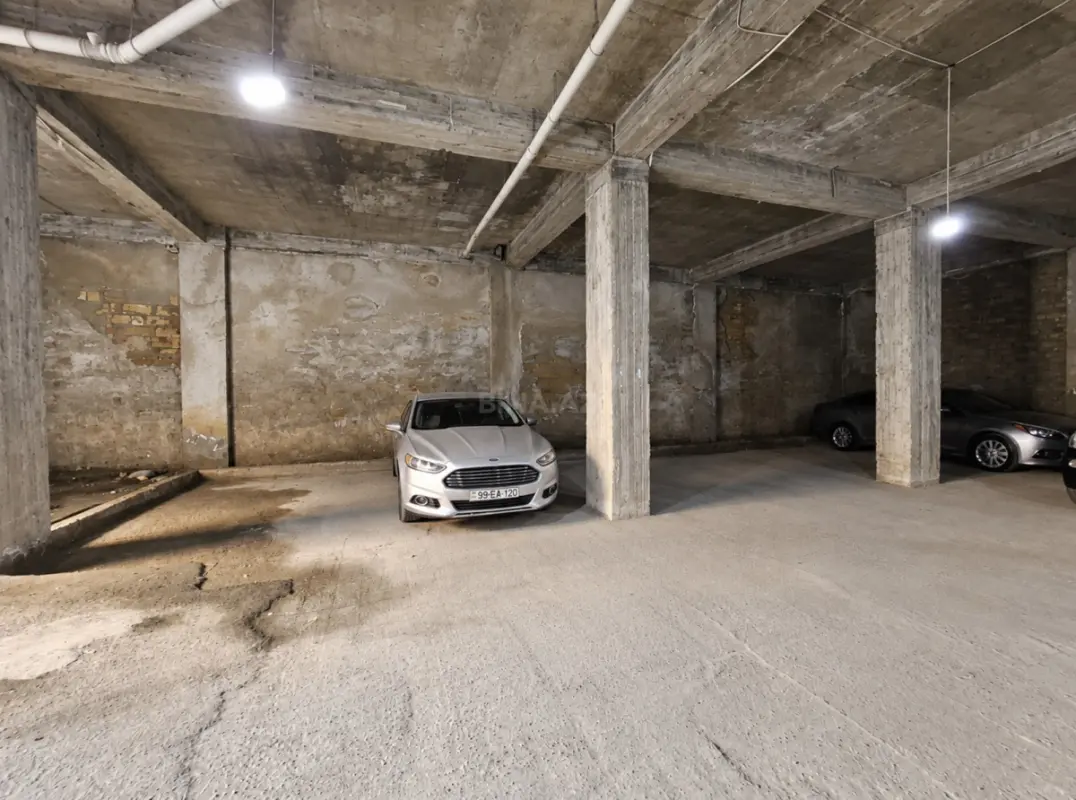 Satılır qaraj 100 m²
