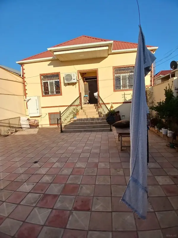 Satılır 4 otaqlı həyət evi 105 m²