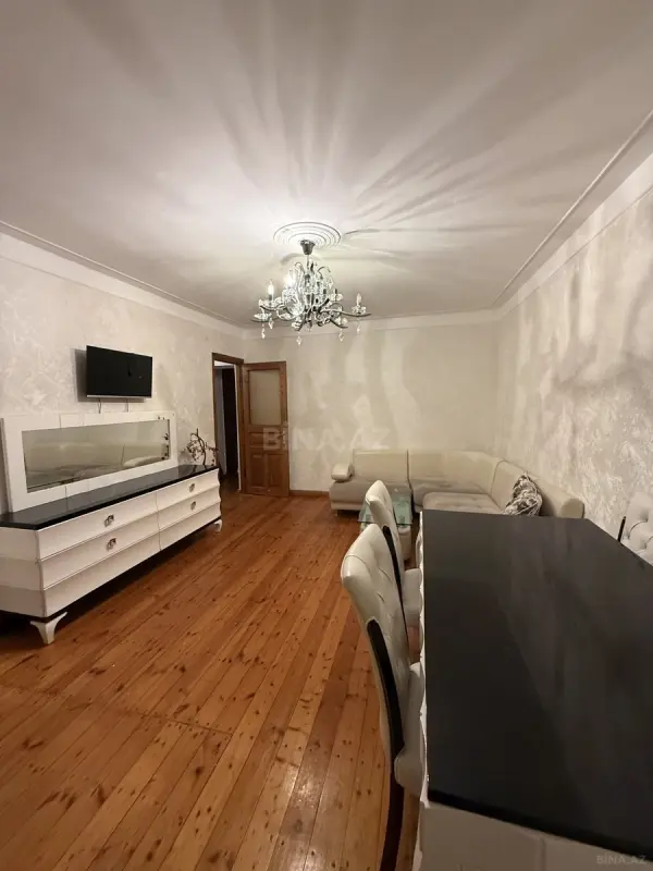 Kirayə verilir 2 otaqlı mənzil 80 m²