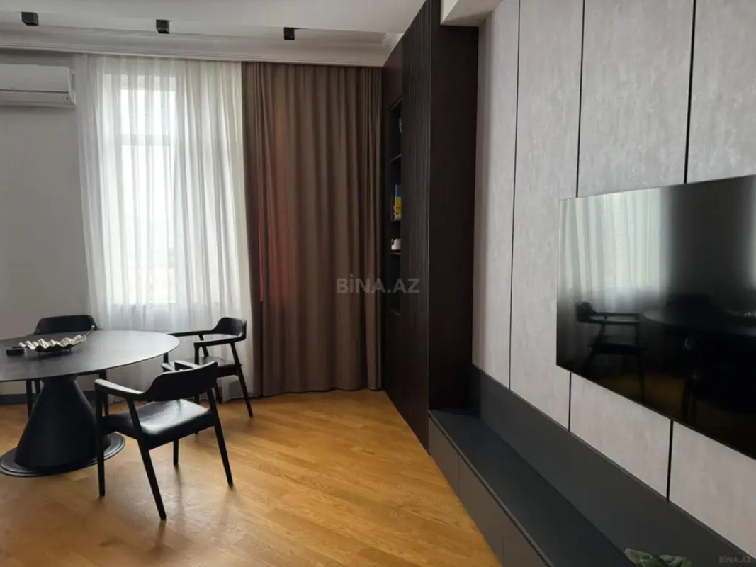 Satılır 2 otaqlı mənzil 107 m²