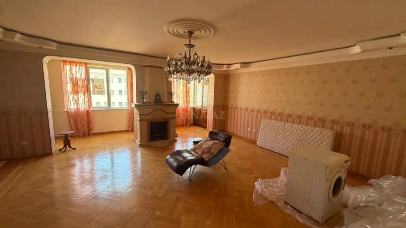 Satılır 4 otaqlı mənzil 110 m²