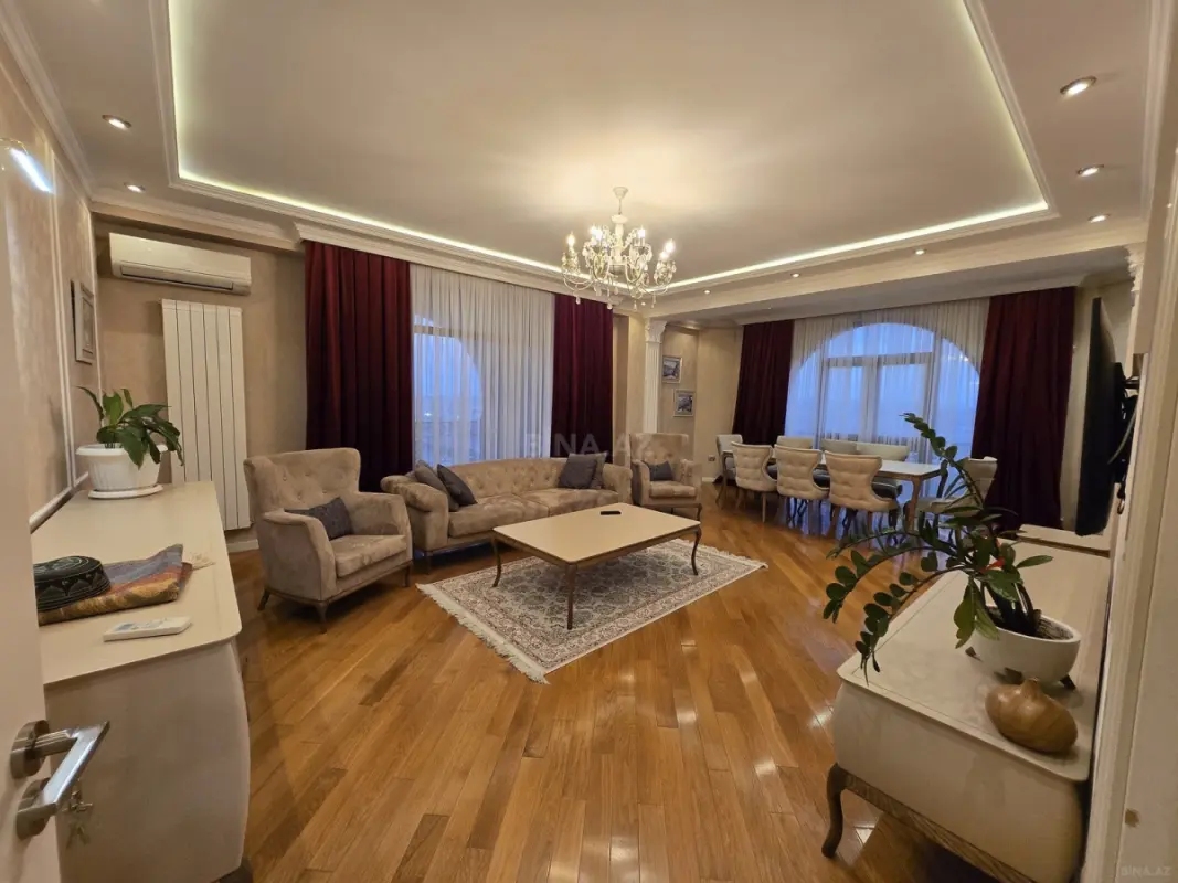 Satılır 2 otaqlı mənzil 114 m²